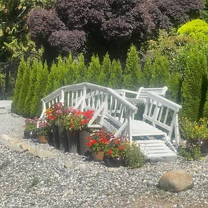 Garden Bridge House Sechelt