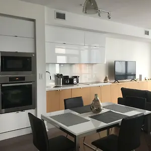 Downtown Luxurious Stylish 3 Bedroom 3 Bath 2 Balconies Near Rogers Centre Lakeview Canada