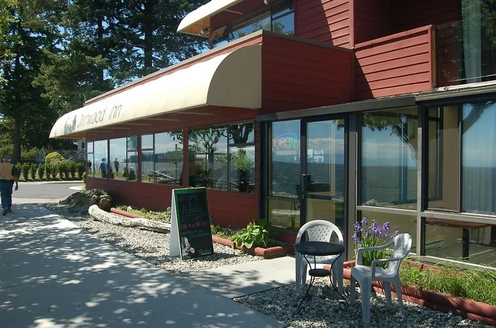 Sechelt Inn Hotel