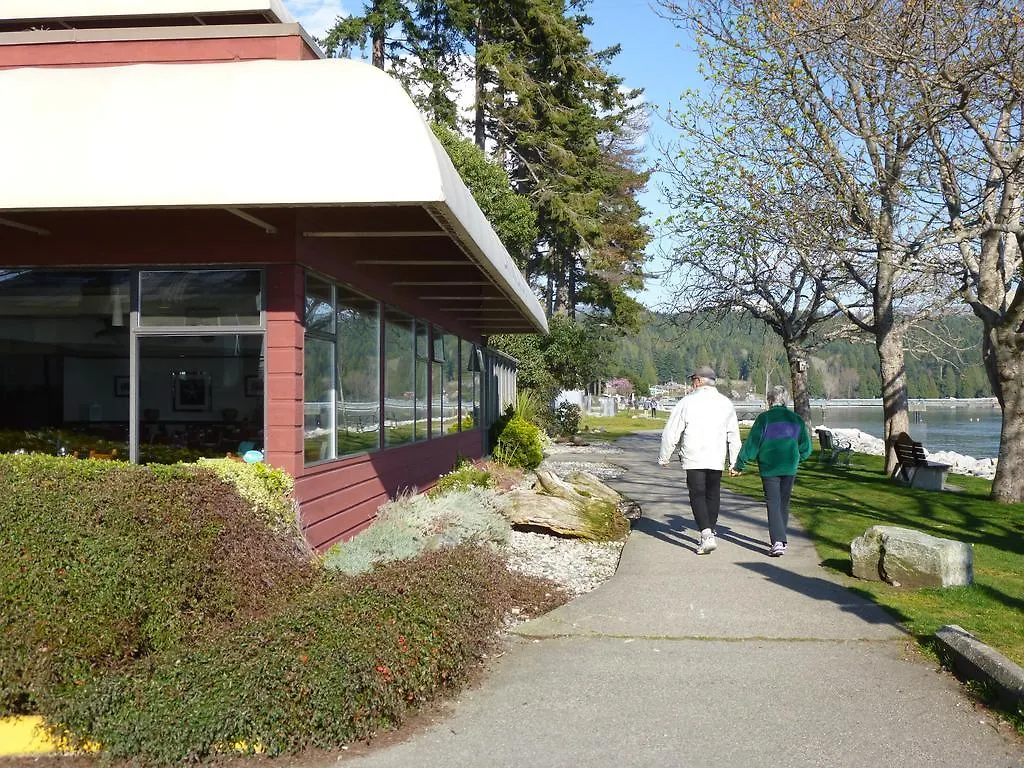 Sechelt Inn 2*,